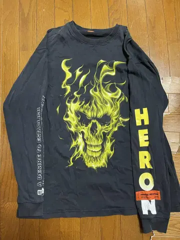 HERON PRESTON 헤론 프레스톤 스컬 롱 T