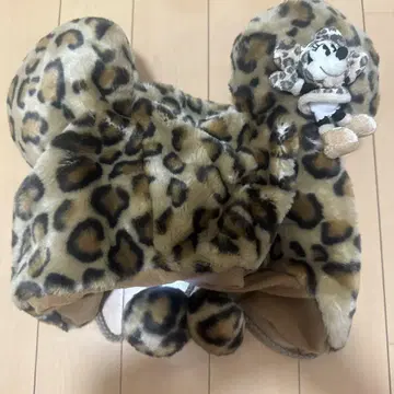 레오파드 무늬 귀도리 모자 봉제 인형 포함