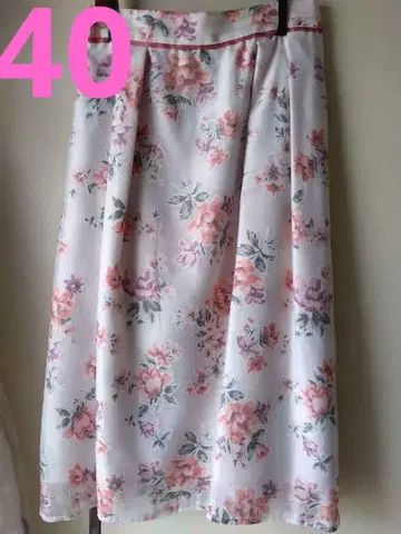 새상품급 귀여운 인기 꽃무늬 스커트
