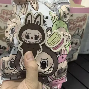 팝 마트 러브부 마카롱 시크릿 코코아 Labubu Cocoa