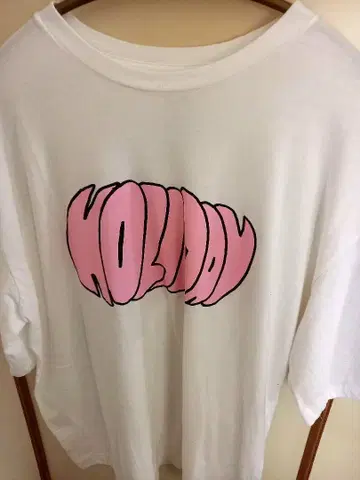 HOLIDAY 홀리데이 티셔츠