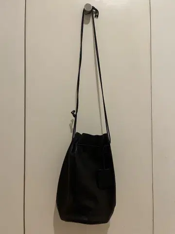 REN 캐니스터 보틀 염소 가죽 블랙 새상품급