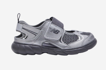 (Kids) New Balance Freedle 920 Sandals Charcoal 160