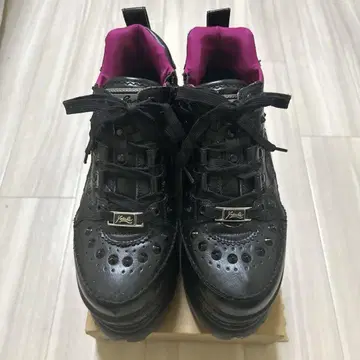 yosuke 통굽 스니커즈 레이스업 스터드 블랙 검정 핑크