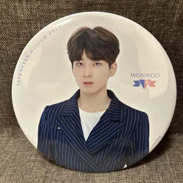 THE8 캔뱃지 스탠드 SEVENTEEN museum 2019 원우