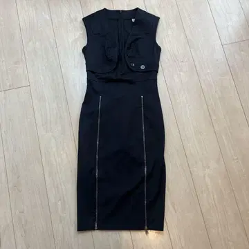 ANTONIO BERARDI 블랙 슬리브리스 원피스