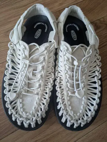 KEEN 샌들 화이트