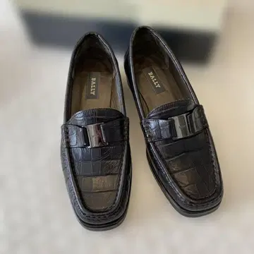BALLY 블랙 로퍼