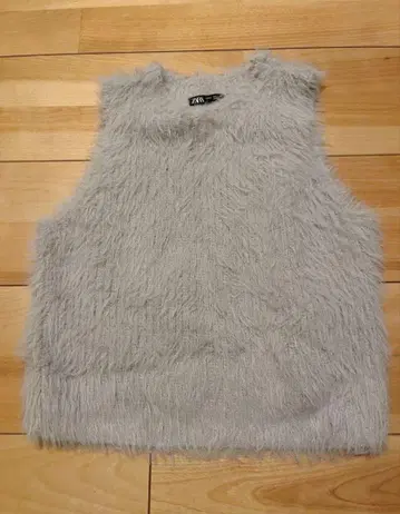 ZARA 자라 페이크 퍼 탑 슬리브리스 니트 그레이