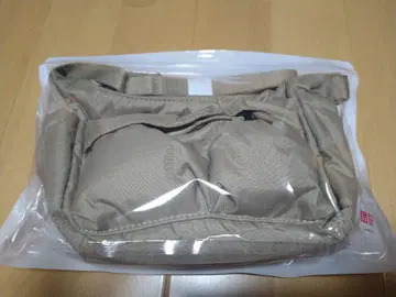 베이지 나일론 파우치형 숄더백