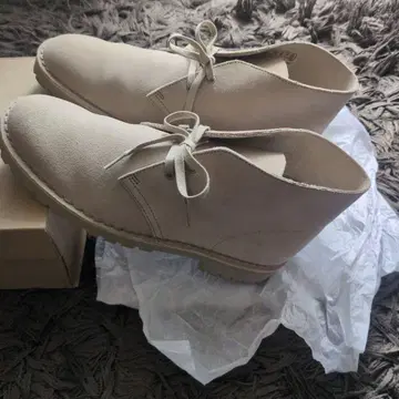 CLARKS ORIGINALS 베이지 스웨이드 신발