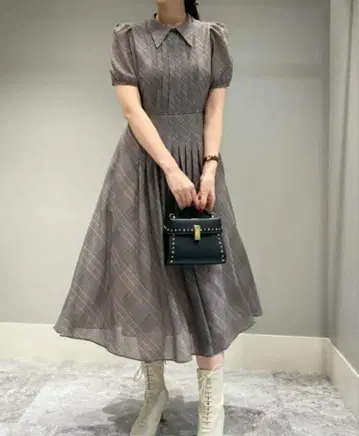 셀포드 카라 부착 프린트 원피스
