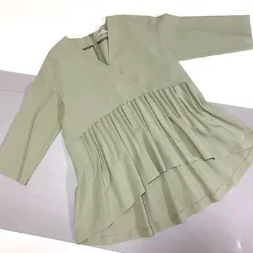 LE PHIL 루필 블라우스 플레어 개더 7부 소매 [새상품급] 그린