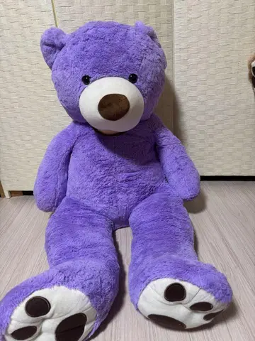 큰 보라색 곰 봉제 인형
