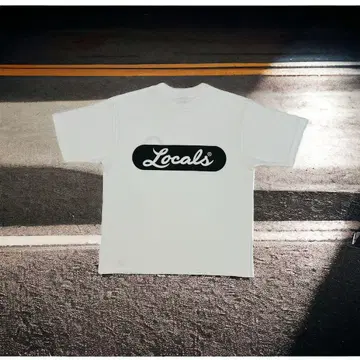 Locals 화이트 티셔츠 C 로고