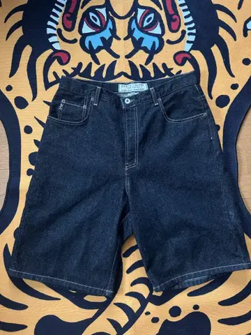 GUESS JEANS 다크 데님 숏 팬츠