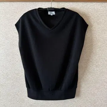 Alma Design 블랙 V넥 슬리브리스 L 사이즈