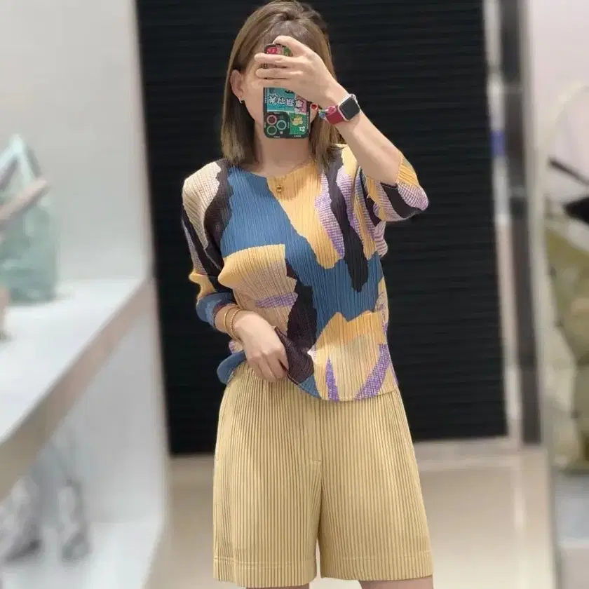 PLEATS PLEASE | 플리츠플리즈 Pleats Please Meteorite Top on