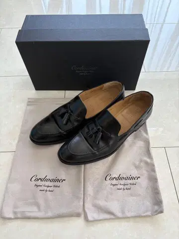 Cordwainer 블랙 태슬 로퍼