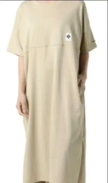 베이지 반팔 셔츠 원피스 슬릿