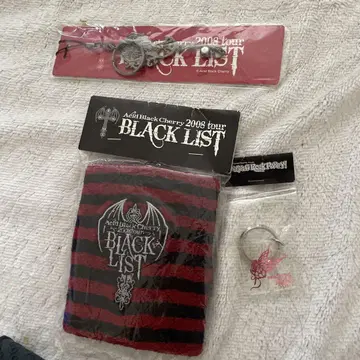 acid black cherry 굿즈 2개