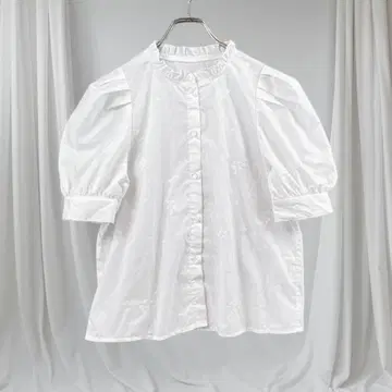 크레오메 블라우스 프릴 넥 L 화이트 꽃무늬 오분 소매 퍼프 슬리브 자수