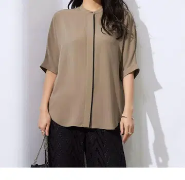 ICB Back Satin Amunzen 밴드 카라 블라우스 ICB 반팔