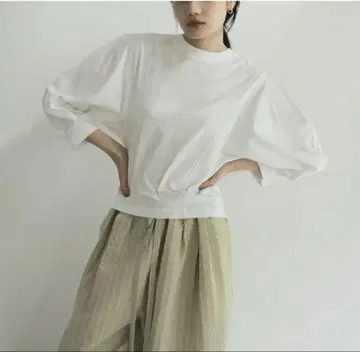 안누크 쓰리 워터 턱 티셔츠