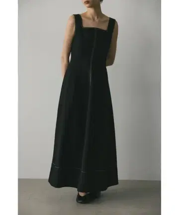 STYLEMIXER 커브 넥 스티치 원피스