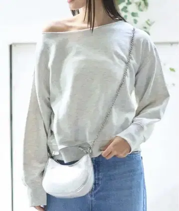 EMMA ROUGE VIF 오프숄더 루즈 맨투맨