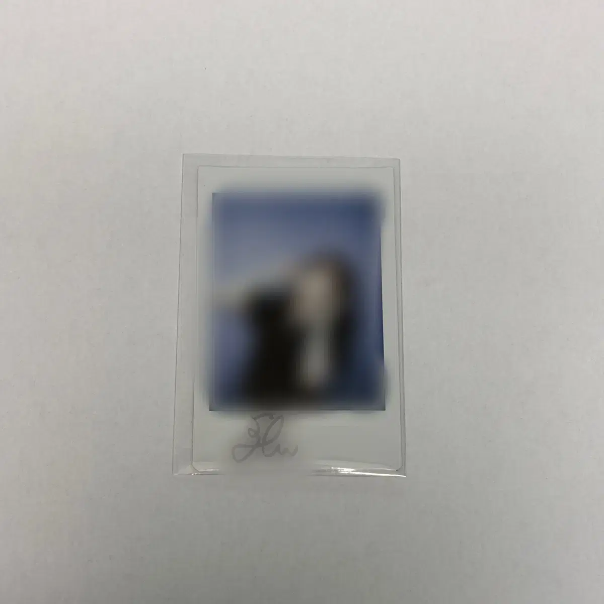 Nmixx Haewon sign pola