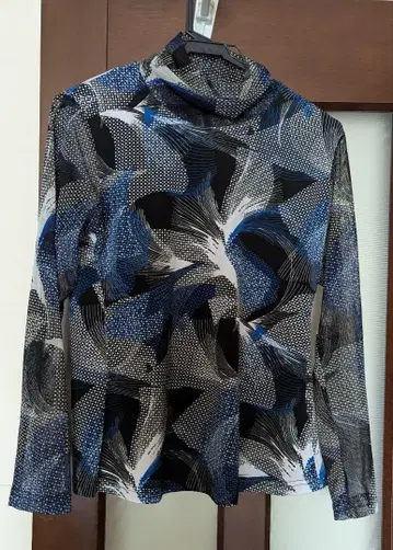 LA BREZZA 터틀넥 긴팔 셔츠