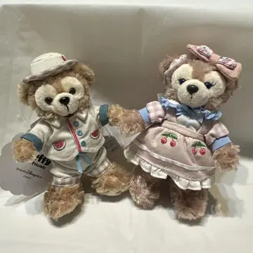 더피&프렌즈 테이스티 서프라이즈 봉제 인형 배지 2개 세트