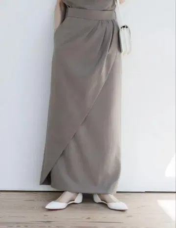 새상품 deres 17th breakthrough skirt