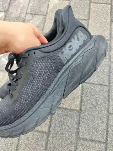 HOKA 러닝화