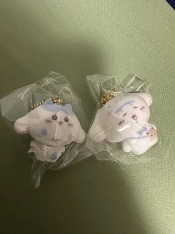 치이카와 산리오 시크릿 플로키 마스코트 참 하치와레 시나몬