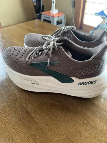 Brooks 러닝화