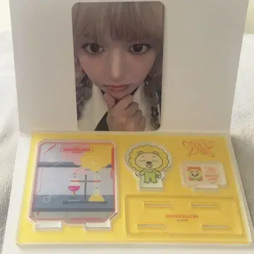 NMIXX 릴리 아크릴 스탠드 MIXX LAB