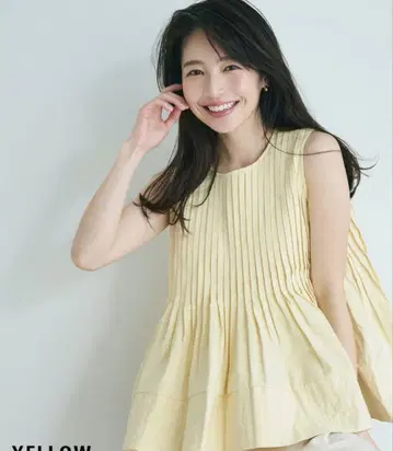베이스먼트 플리츠 슬리브리스 탑