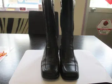 BALLY 블랙 슬림 핏 부츠