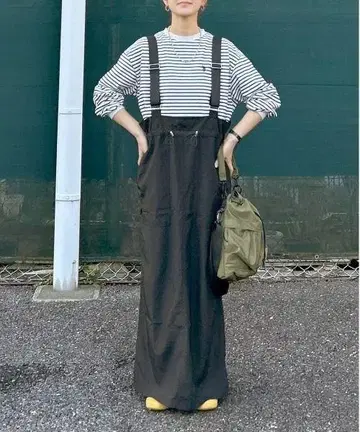 notch. by KR 서스펜더가 있는 하이 웨스트 스커트 M 사이즈