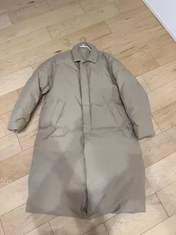 뉴트럴 웍스 다운 코트