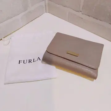 새상품급 FURLA 베이지 3단 폴더형 지갑 수납 가방 포함