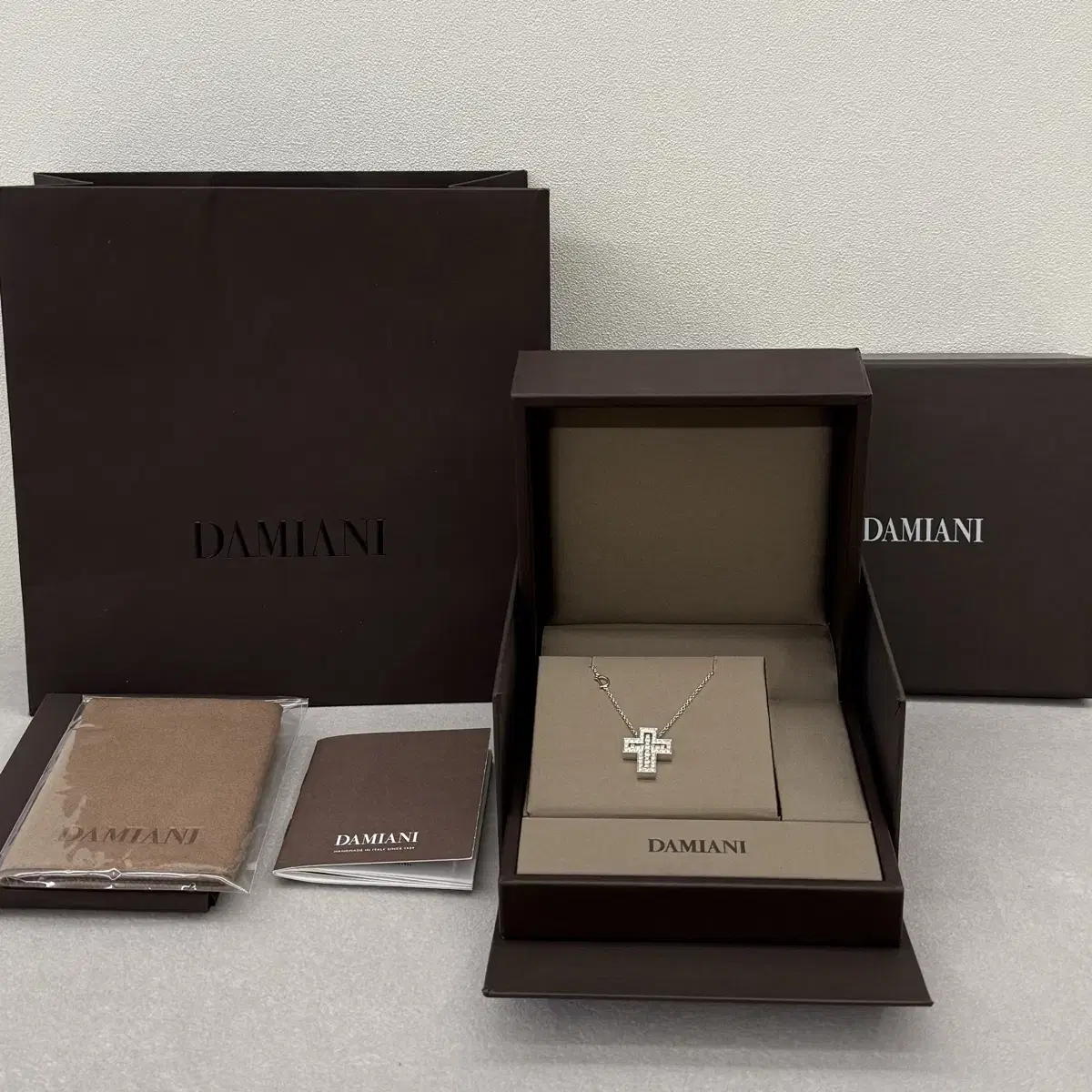 [Full Box with Warranty] Damiani belle Epoque Small S Necklace White Gold