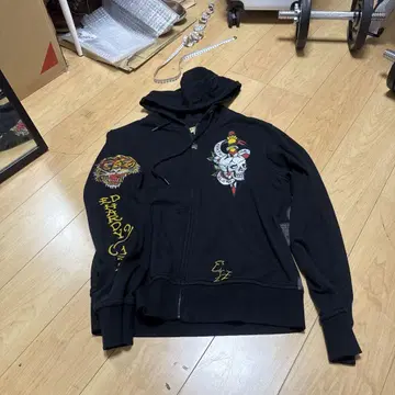 ED HARDY 스컬 프린트 블랙 후드티 M