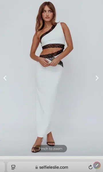 Selfie Leslie 원숄더 레이스 화이트 롱 원피스 SZ S