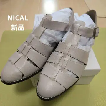 새상품 NICAL 그레이 구르카 샌들