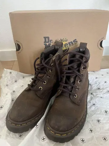 Dr. Martens 브라운 워크 부츠 UK4