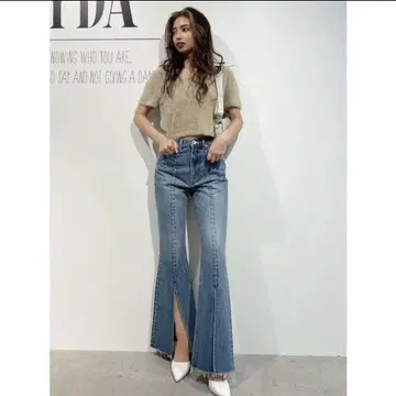 GYDA H/W 프론트 슬릿 플레어 데님 팬츠