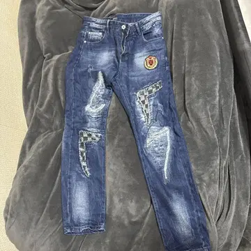 VUITTON 로고 청바지